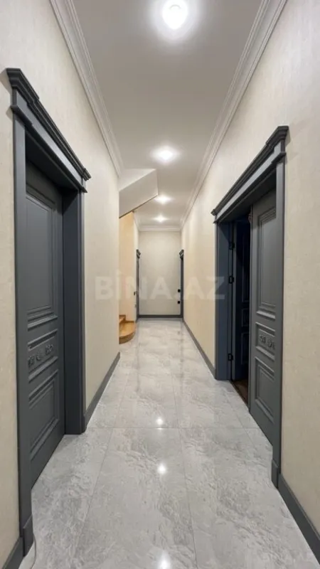 Satılır 5 otaqlı həyət evi 330 m²