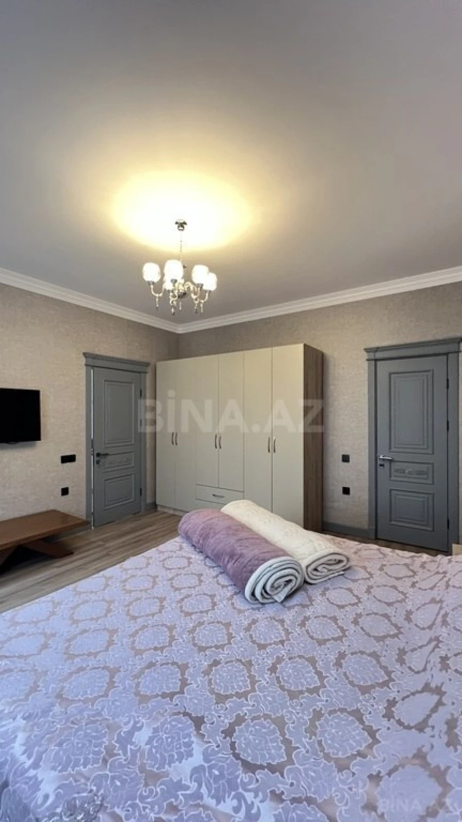 Satılır 5 otaqlı həyət evi 330 m²