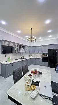 Satılır 5 otaqlı həyət evi 330 m²