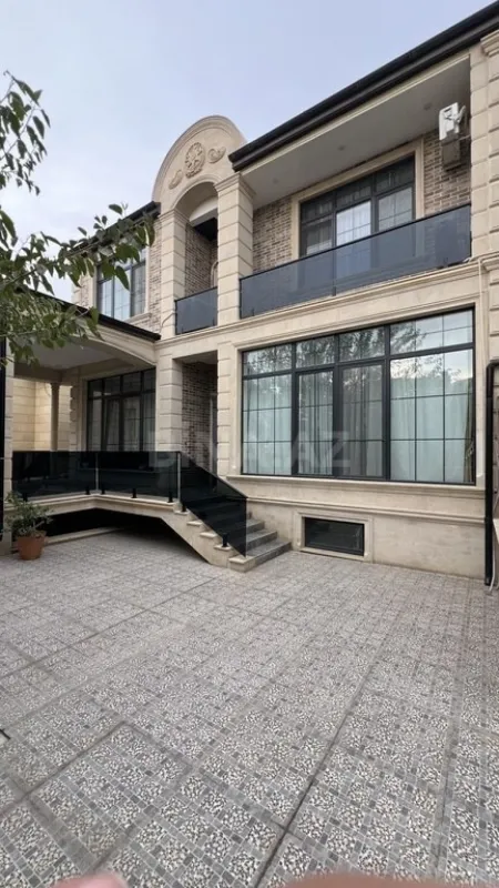 Satılır 5 otaqlı həyət evi 330 m²