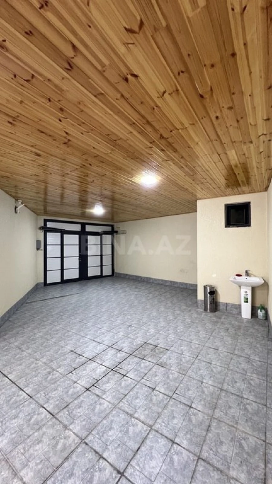 Satılır 5 otaqlı həyət evi 330 m²