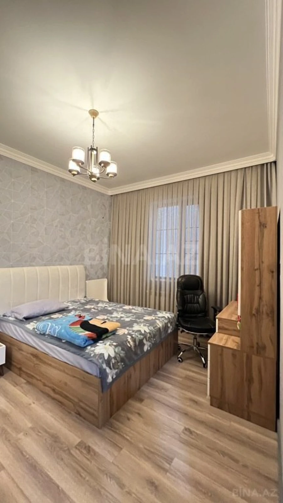 Satılır 5 otaqlı həyət evi 330 m²