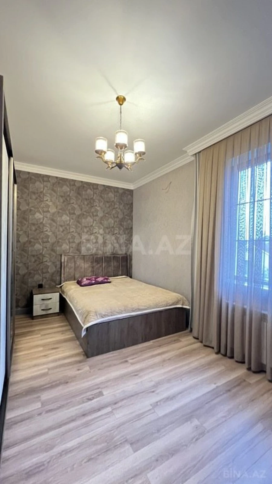Satılır 5 otaqlı həyət evi 330 m²