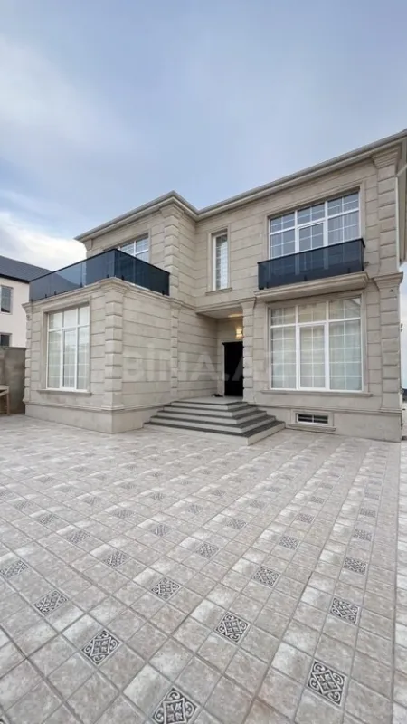 Satılır 7 otaqlı həyət evi 400 m²