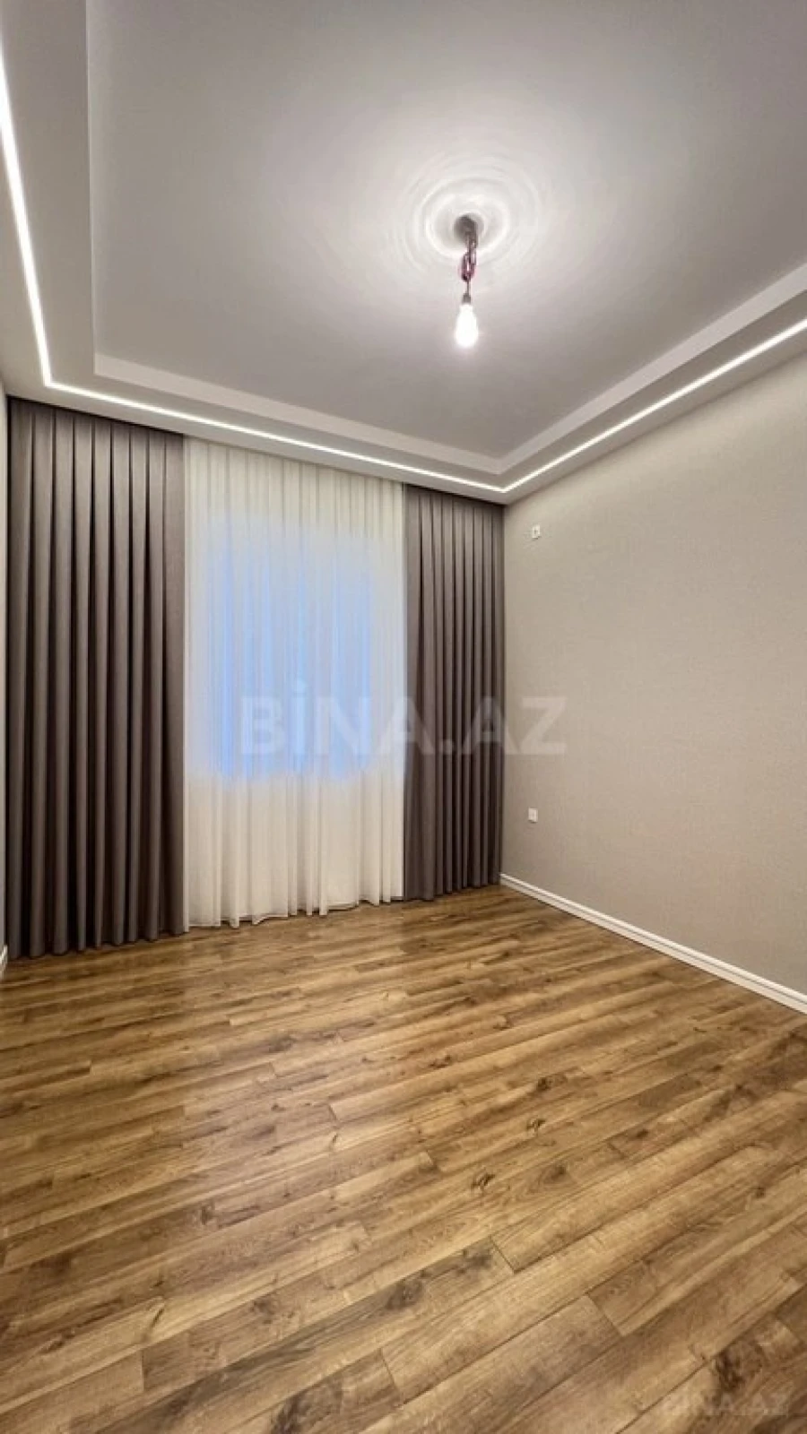 Satılır 7 otaqlı həyət evi 400 m²