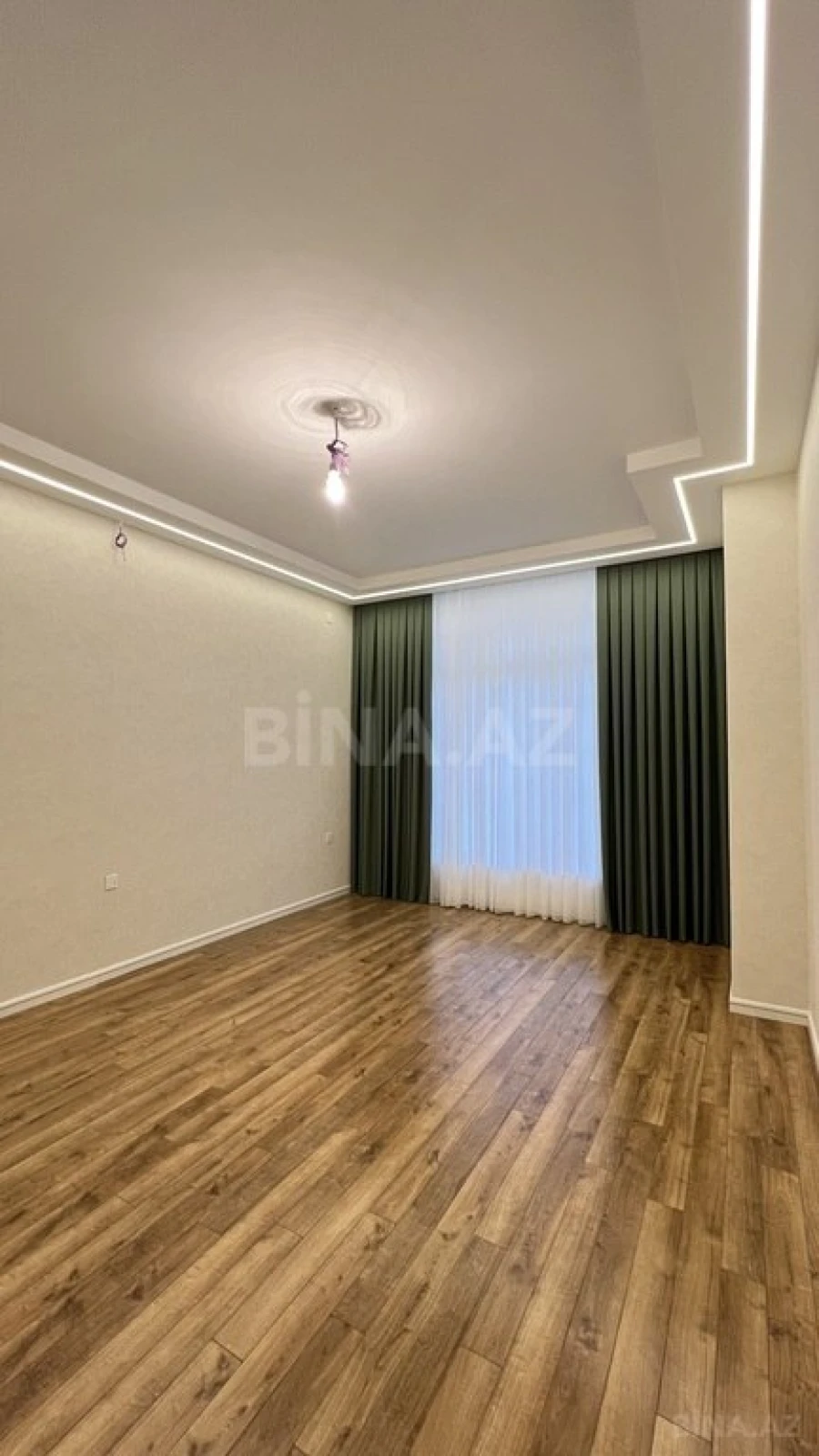 Satılır 7 otaqlı həyət evi 400 m²