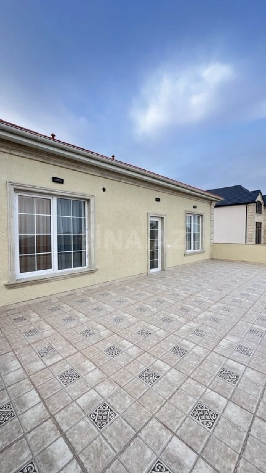 Satılır 7 otaqlı həyət evi 400 m²