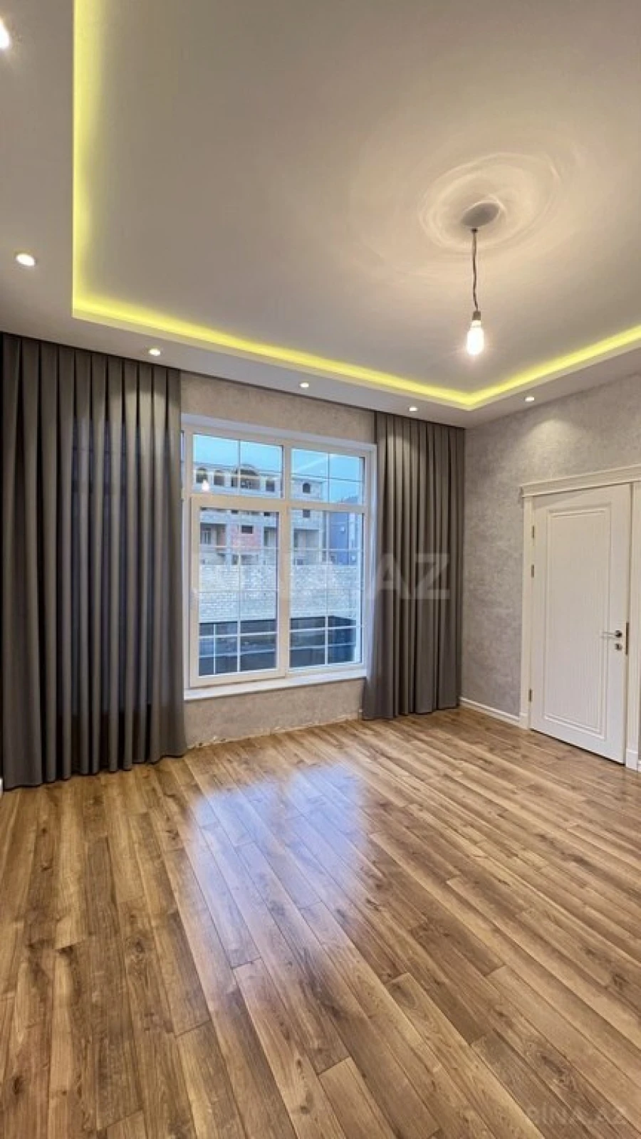 Satılır 7 otaqlı həyət evi 400 m²