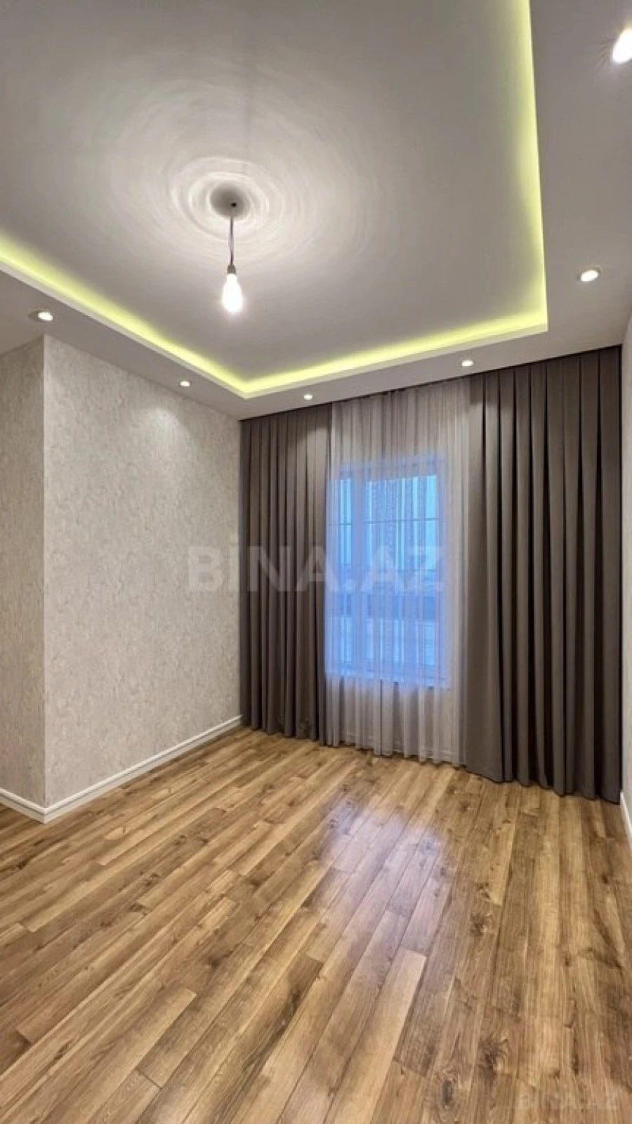 Satılır 7 otaqlı həyət evi 400 m²