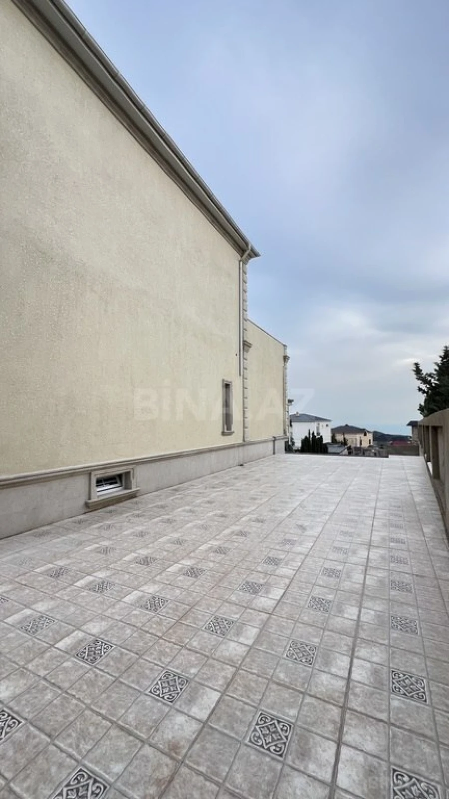 Satılır 7 otaqlı həyət evi 400 m²