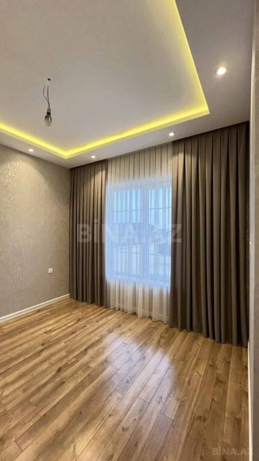 Satılır 7 otaqlı həyət evi 400 m²