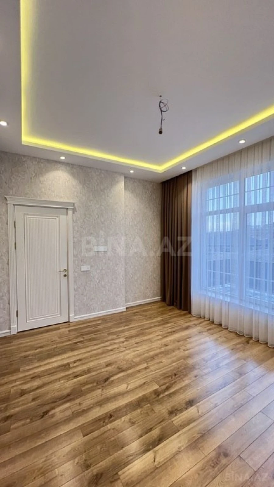 Satılır 7 otaqlı həyət evi 400 m²