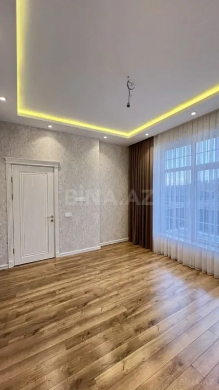 Satılır 7 otaqlı həyət evi 400 m²