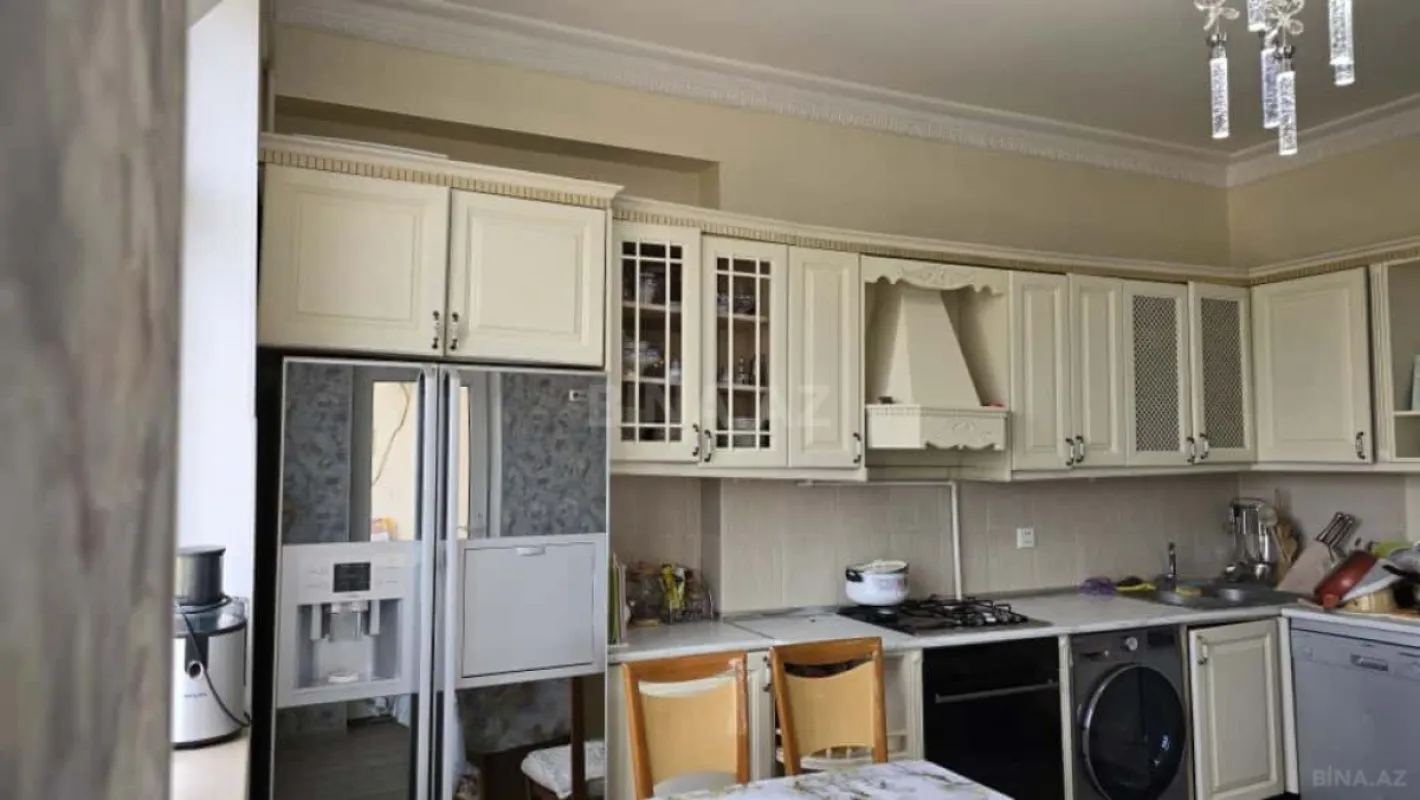 Satılır 3 otaqlı mənzil 126 m²