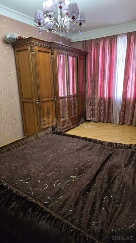 Satılır 3 otaqlı mənzil 126 m²