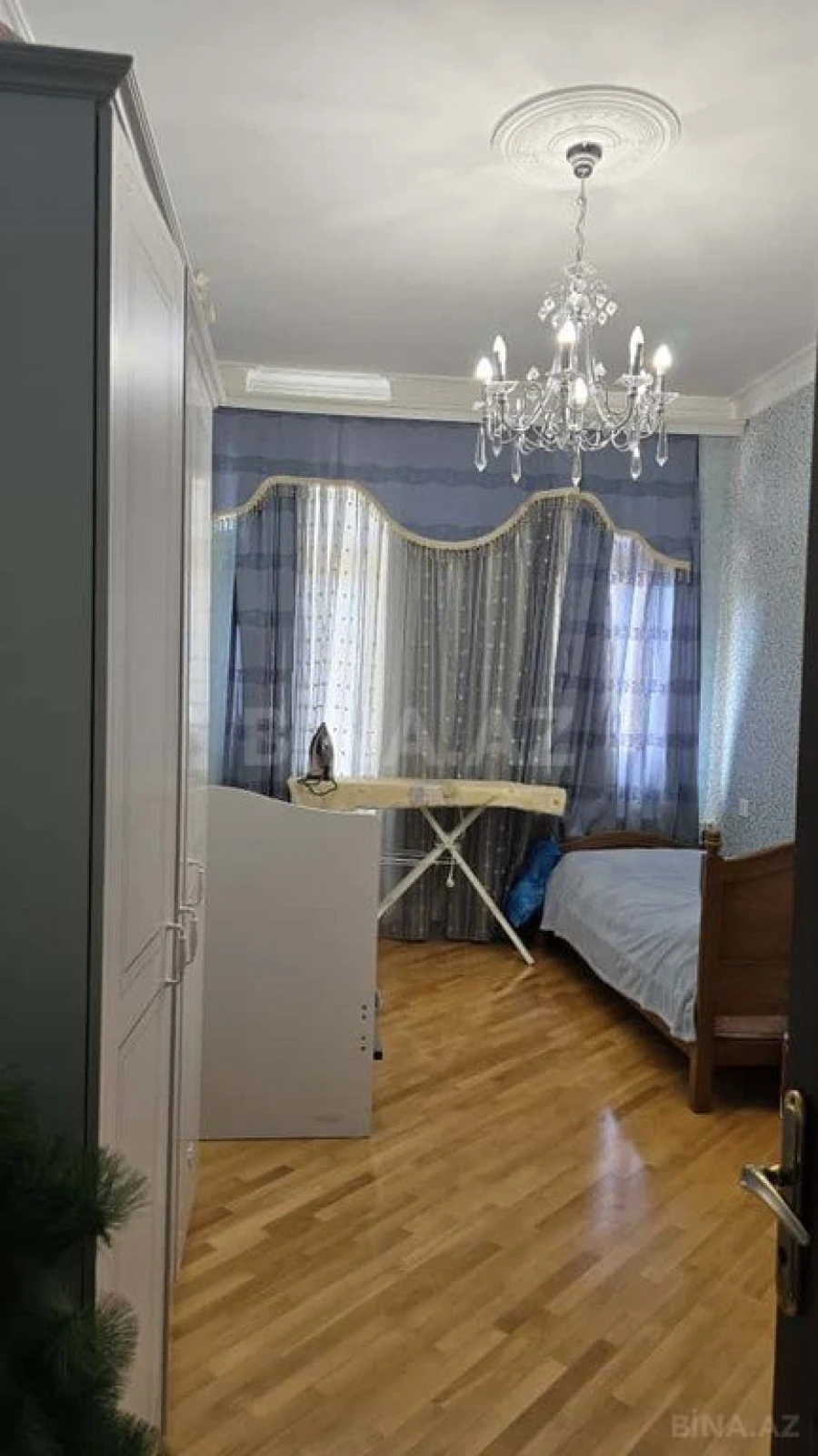Satılır 3 otaqlı mənzil 126 m²
