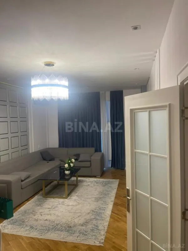 Satılır 2 otaqlı mənzil 98 m²