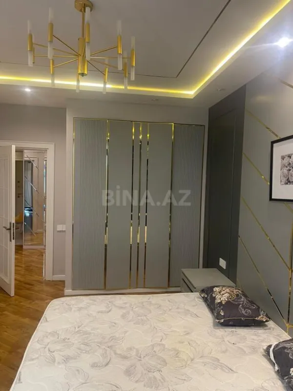 Satılır 2 otaqlı mənzil 98 m²