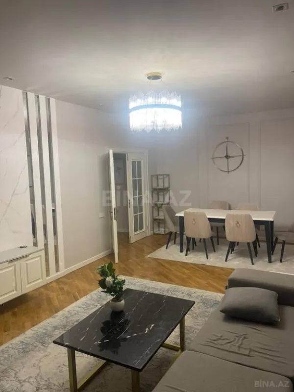 Satılır 2 otaqlı mənzil 98 m²