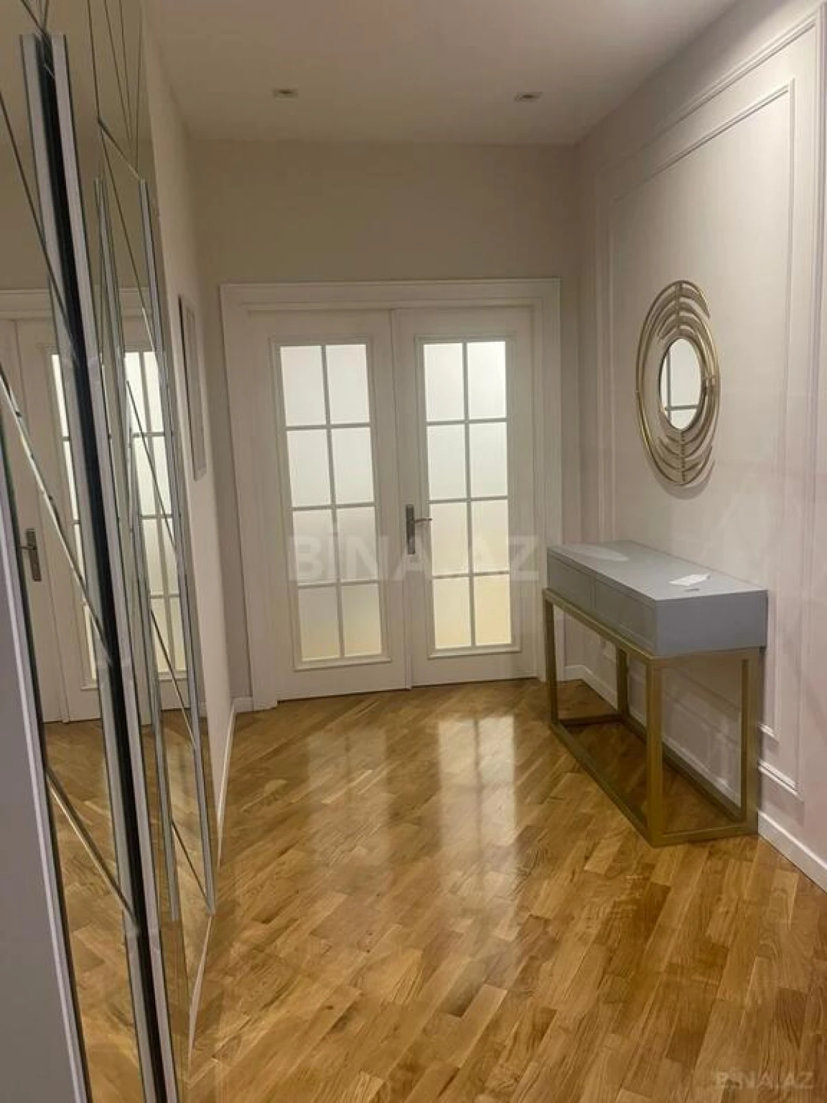 Satılır 2 otaqlı mənzil 98 m²