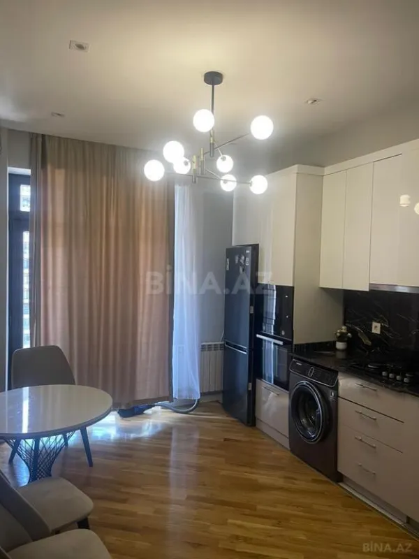 Satılır 2 otaqlı mənzil 98 m²