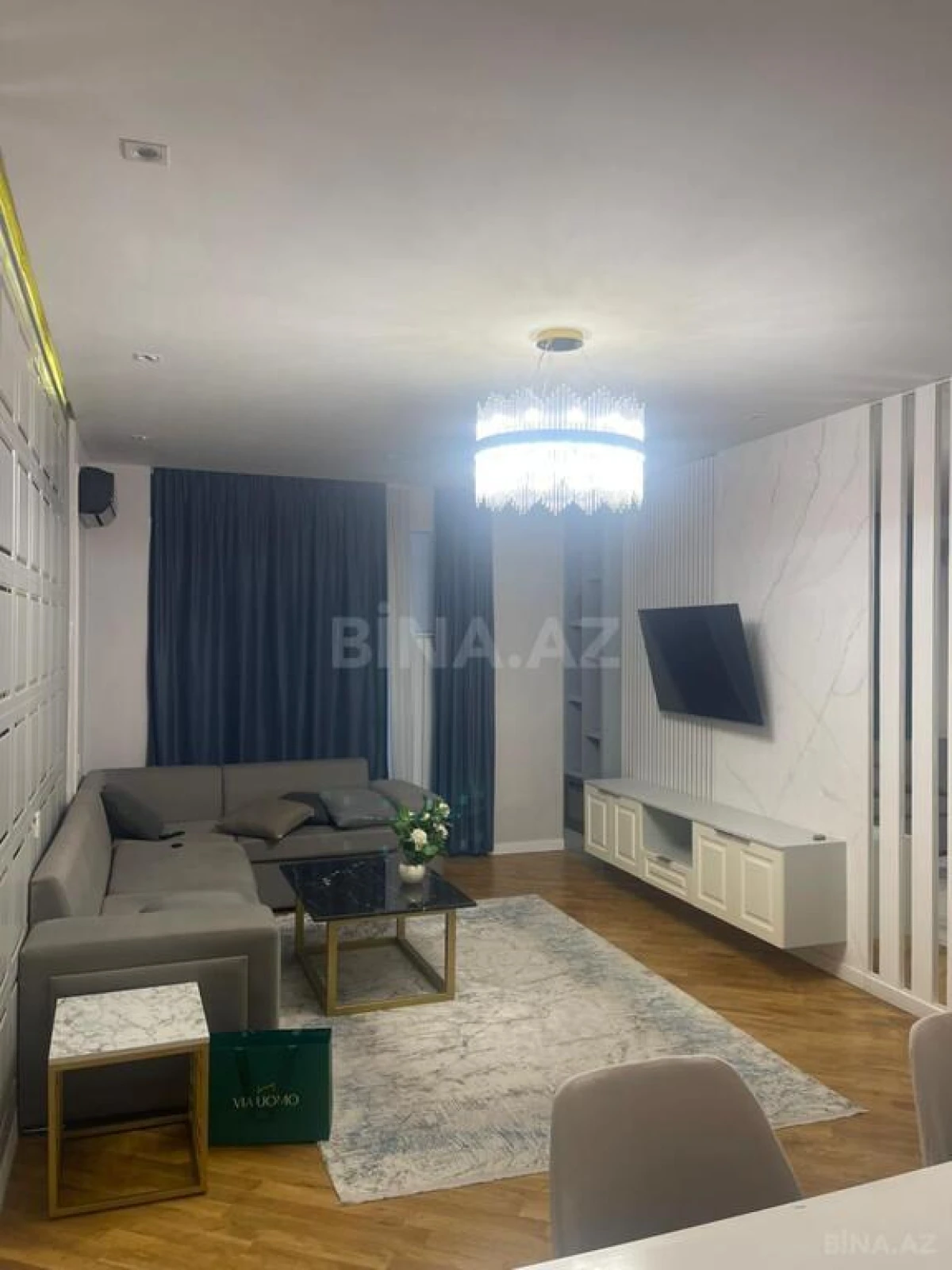 Satılır 2 otaqlı mənzil 98 m²