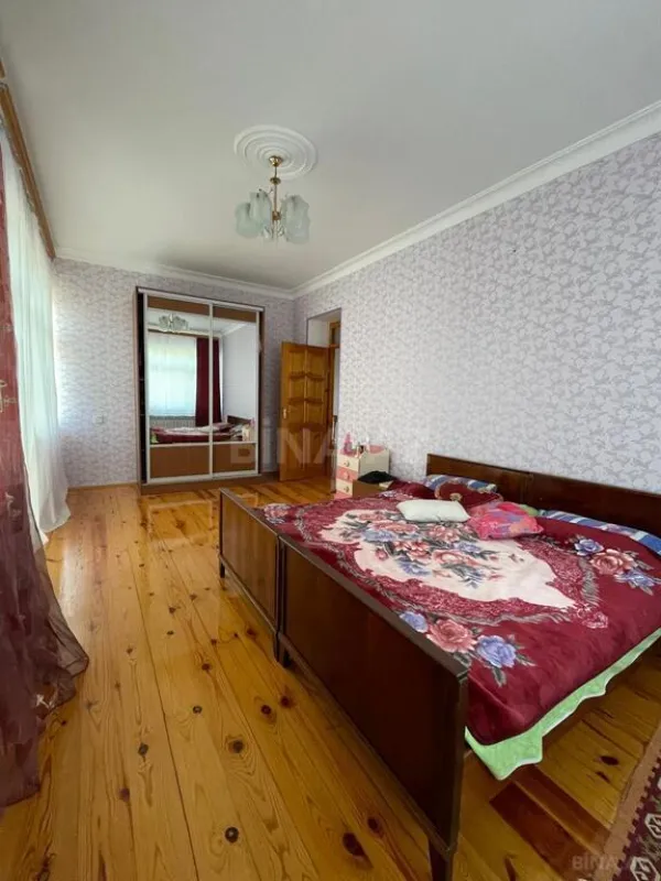 Satılır 5 otaqlı həyət evi 165 m²