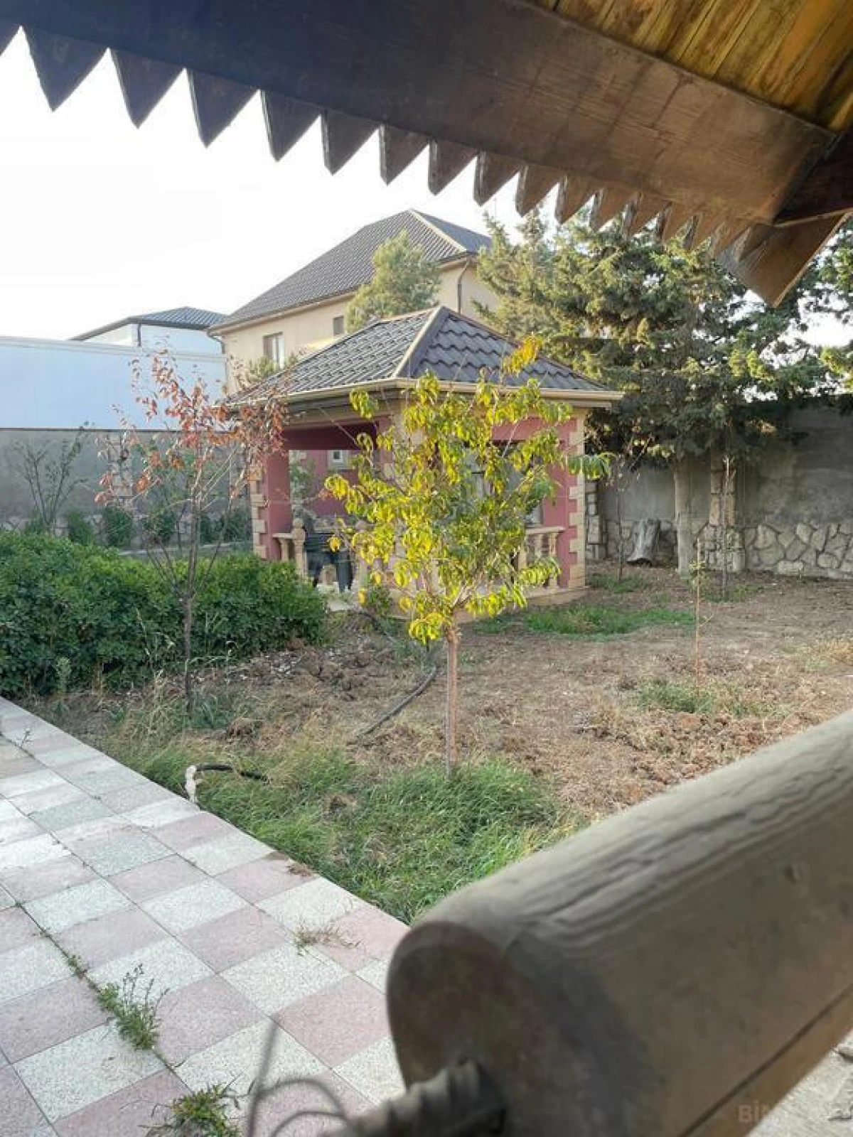 Satılır 5 otaqlı həyət evi 165 m²