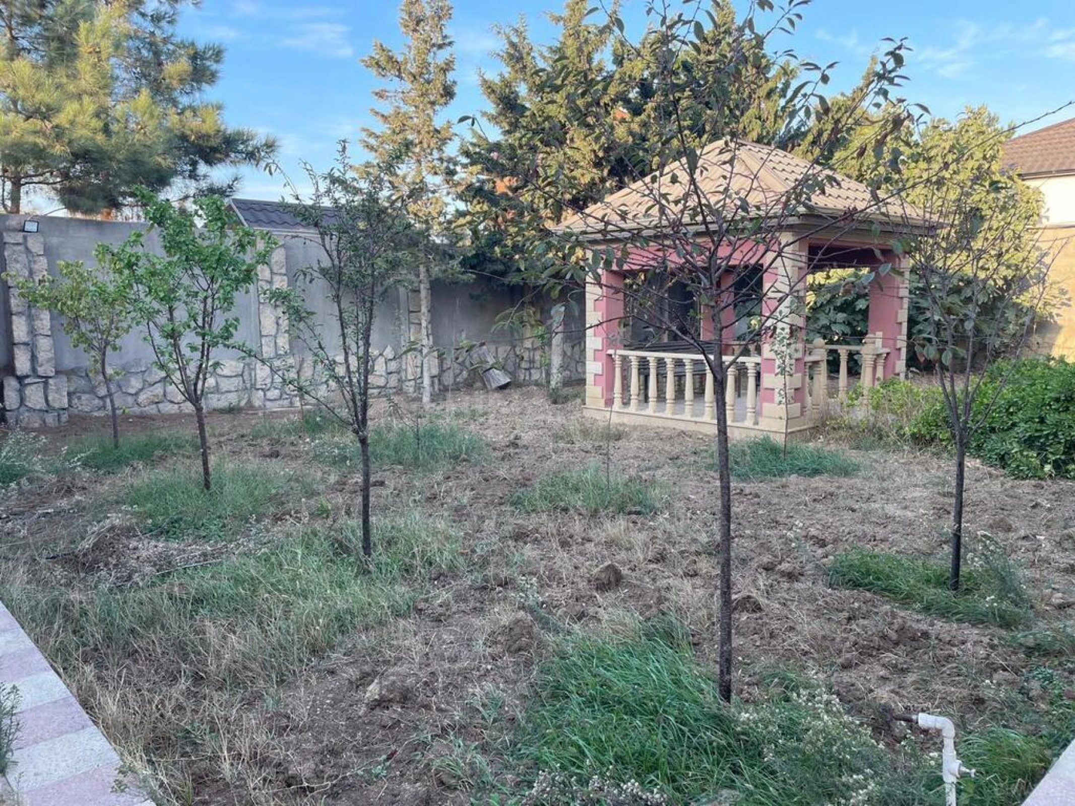 Satılır 5 otaqlı həyət evi 165 m²