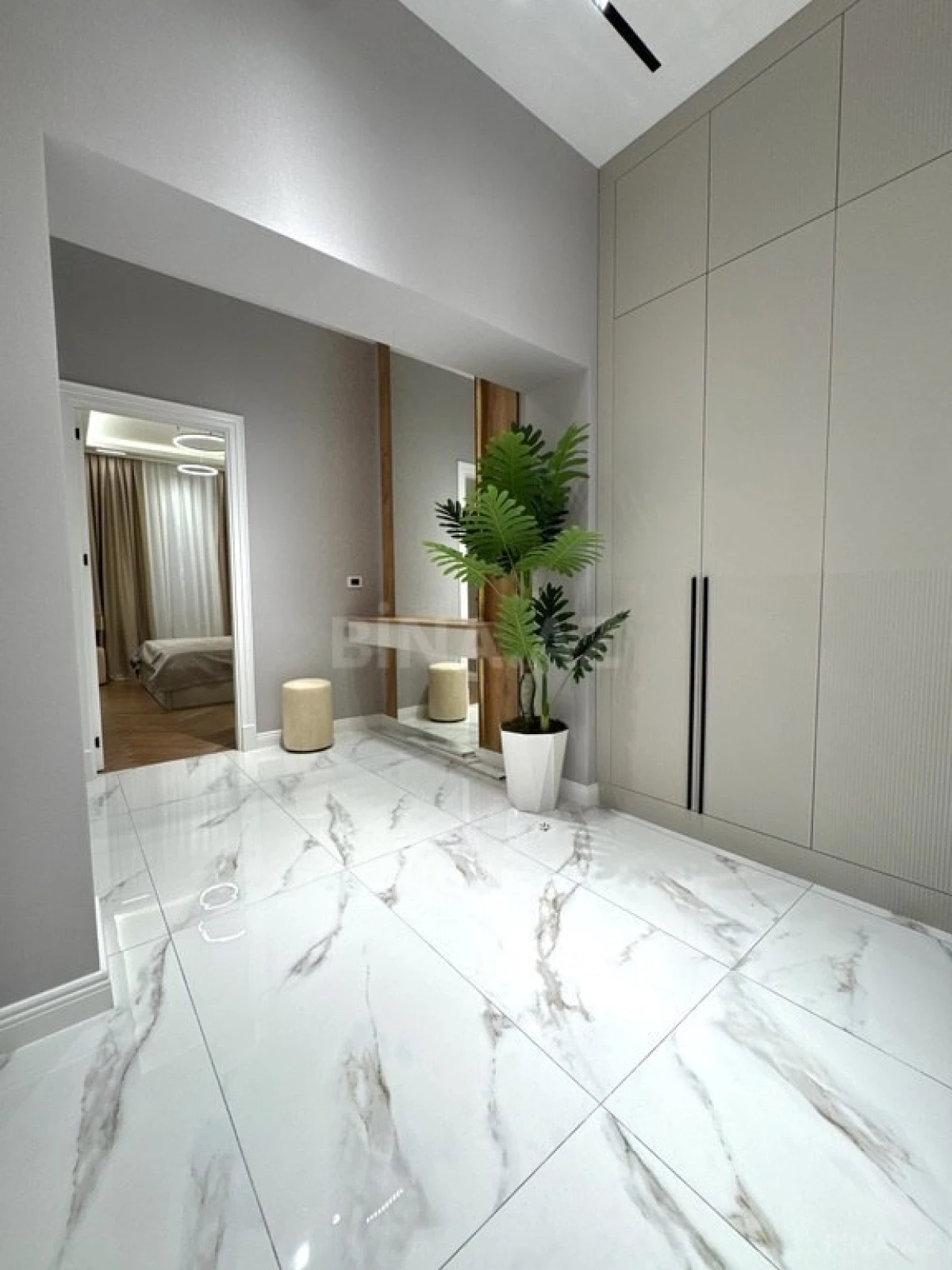 Satılır 2 otaqlı mənzil 68 m²