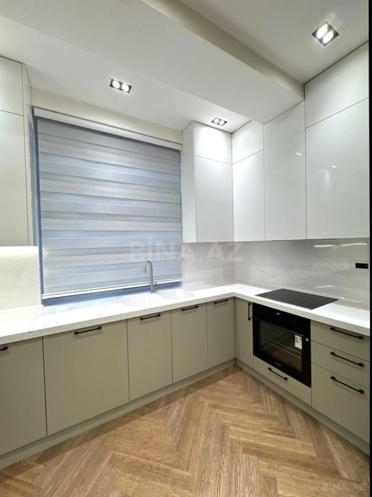 Satılır 2 otaqlı mənzil 68 m²