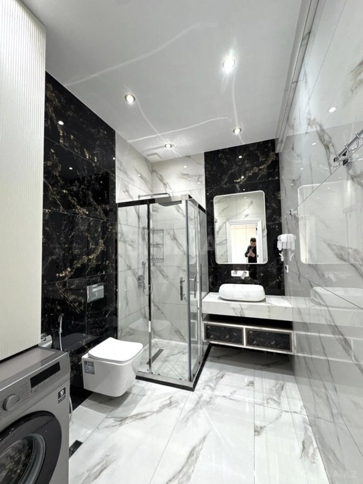 Satılır 2 otaqlı mənzil 68 m²