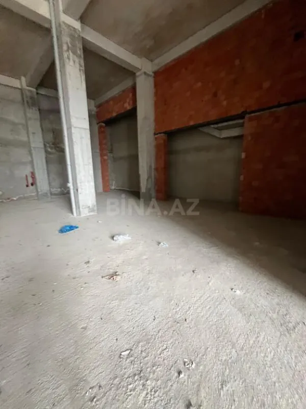 Satılır obyekt 301 m²