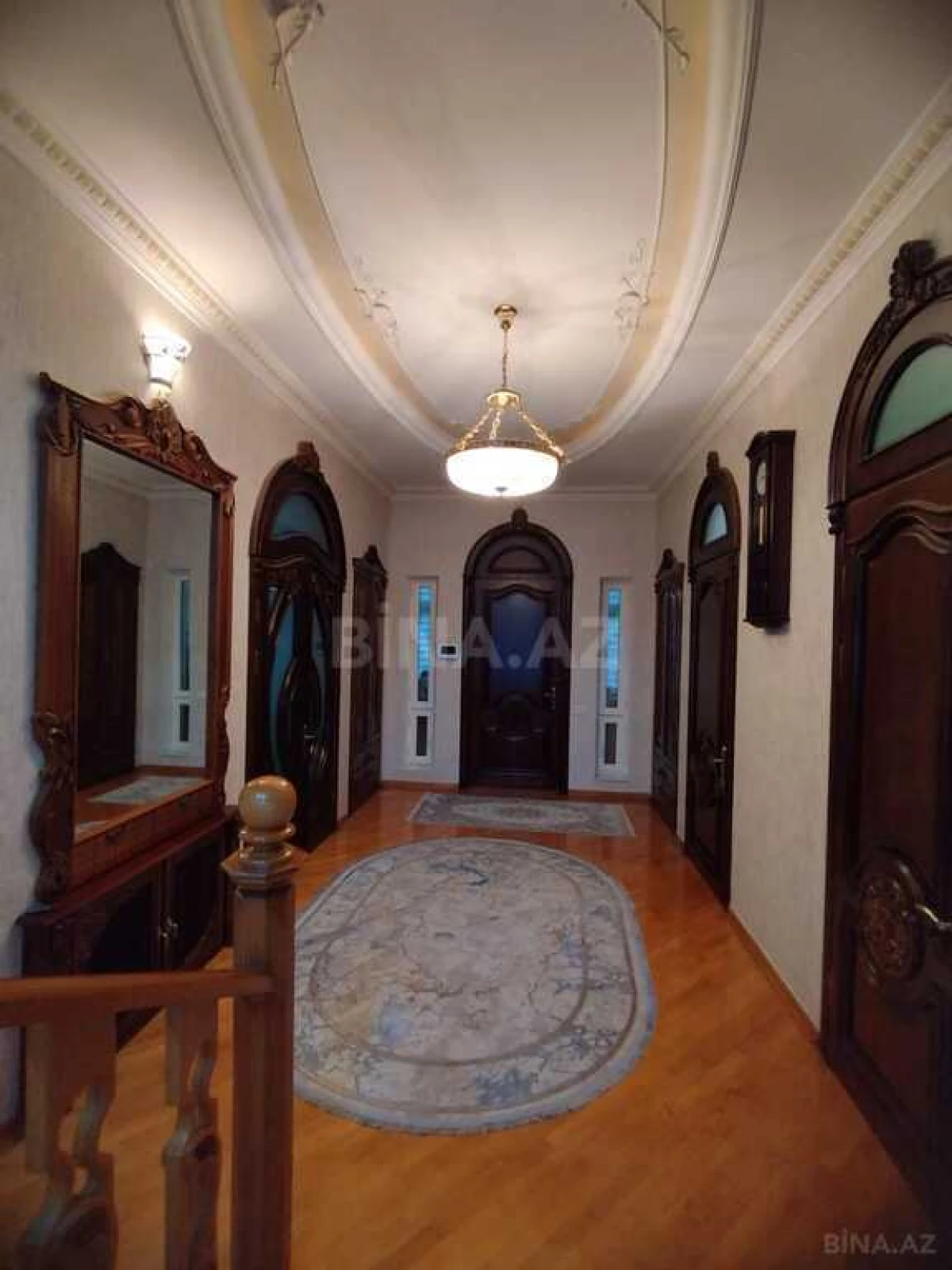 Satılır 6 otaqlı həyət evi 600 m²