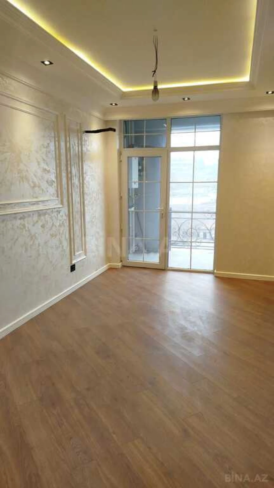 Satılır 3 otaqlı mənzil 114 m²