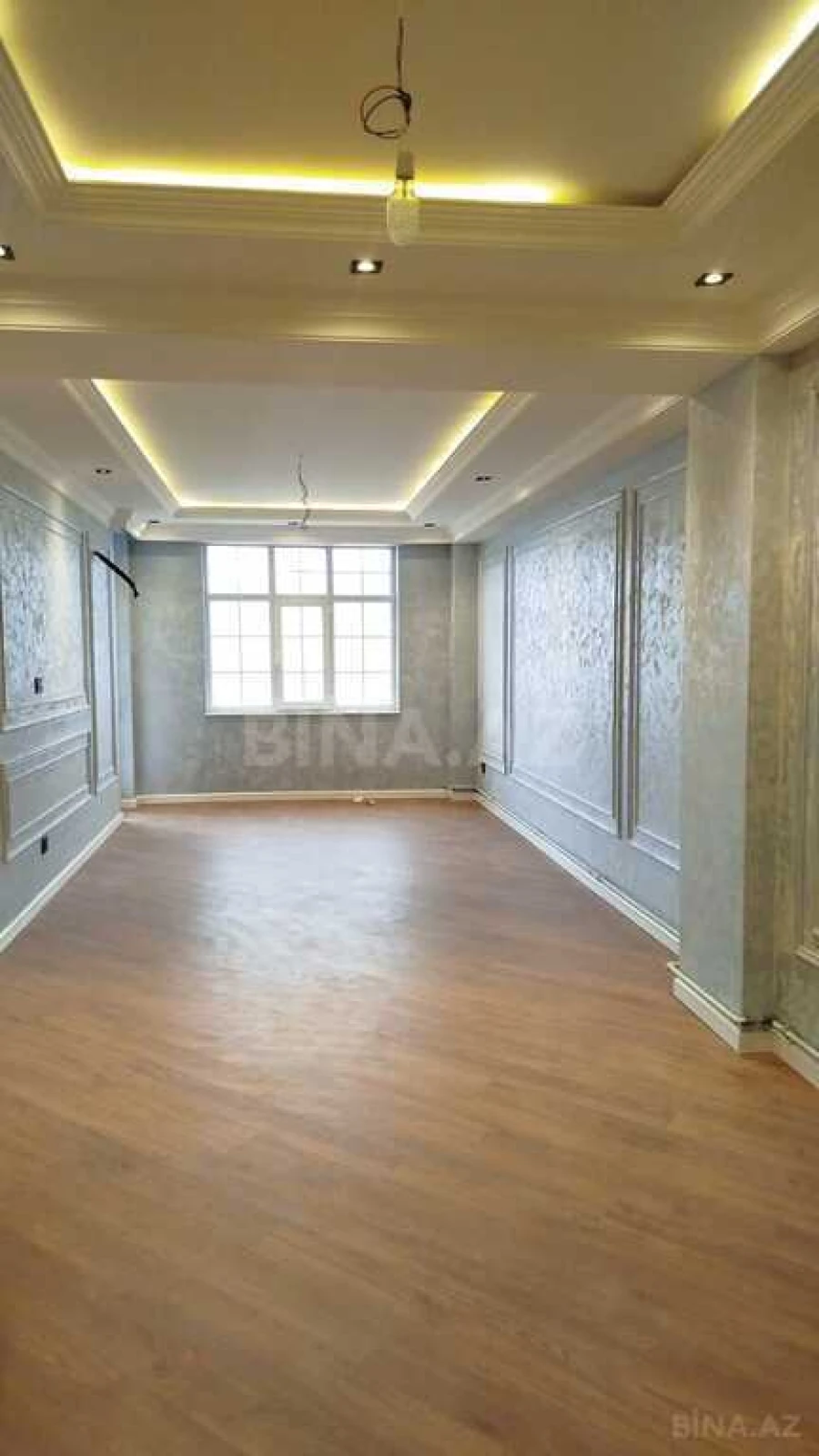 Satılır 3 otaqlı mənzil 114 m²