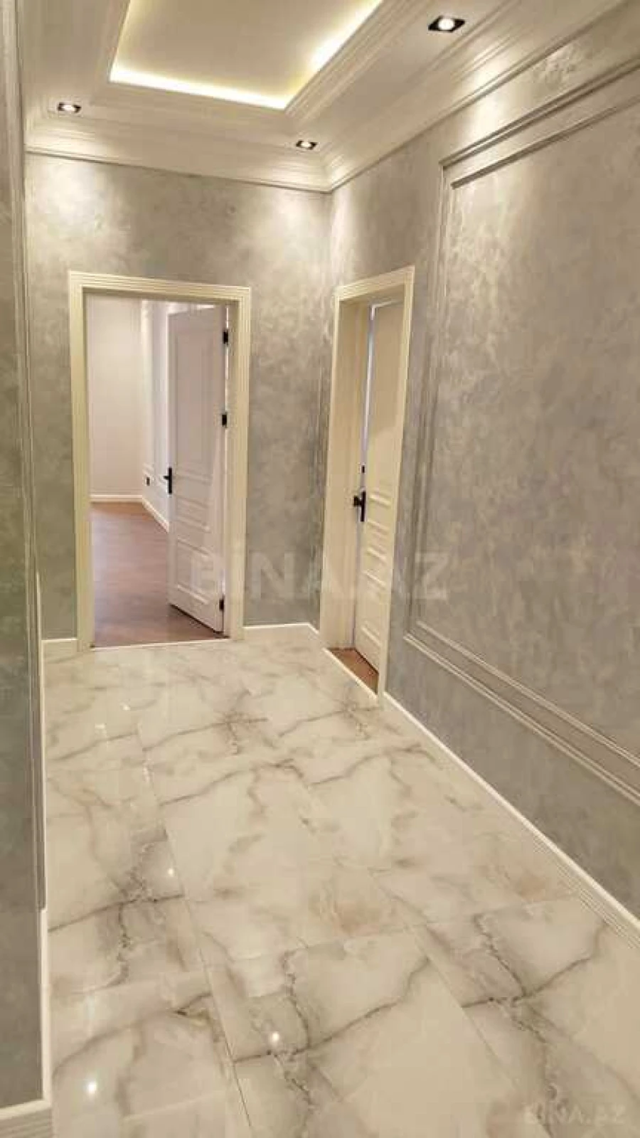 Satılır 3 otaqlı mənzil 114 m²