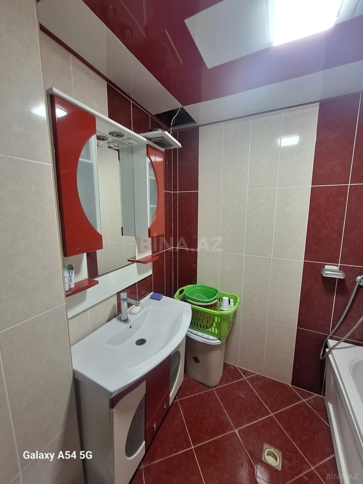 Satılır 2 otaqlı mənzil 100 m²