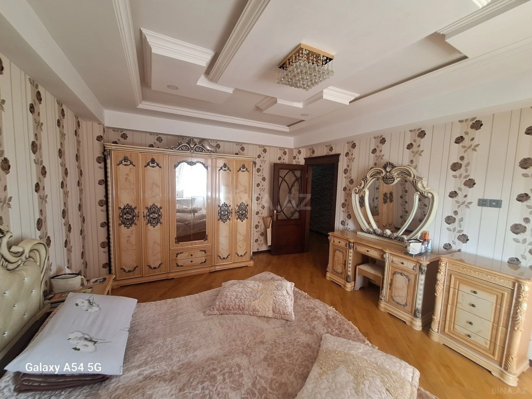 Satılır 2 otaqlı mənzil 100 m²