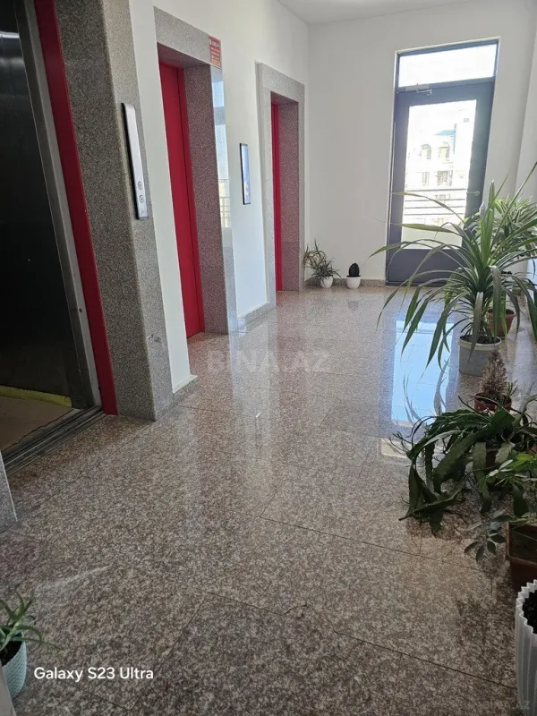 Satılır 3 otaqlı mənzil 140 m²