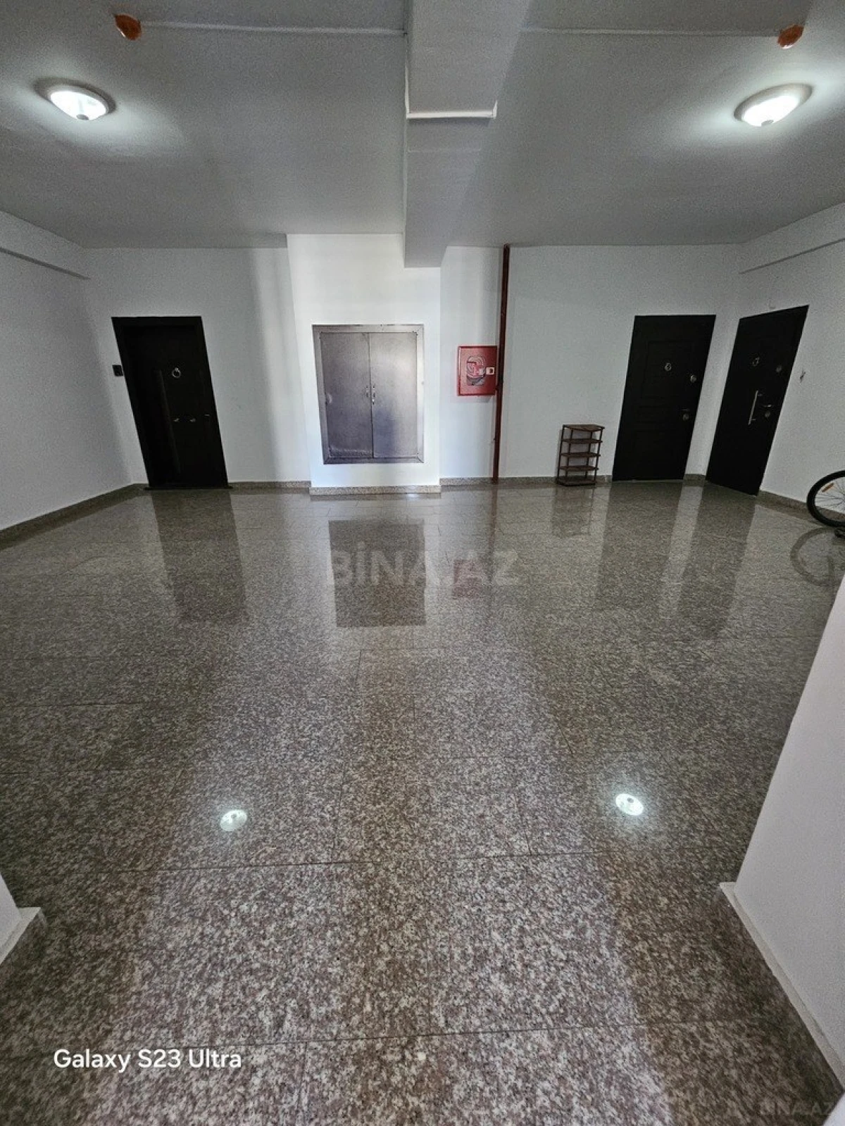 Satılır 3 otaqlı mənzil 140 m²