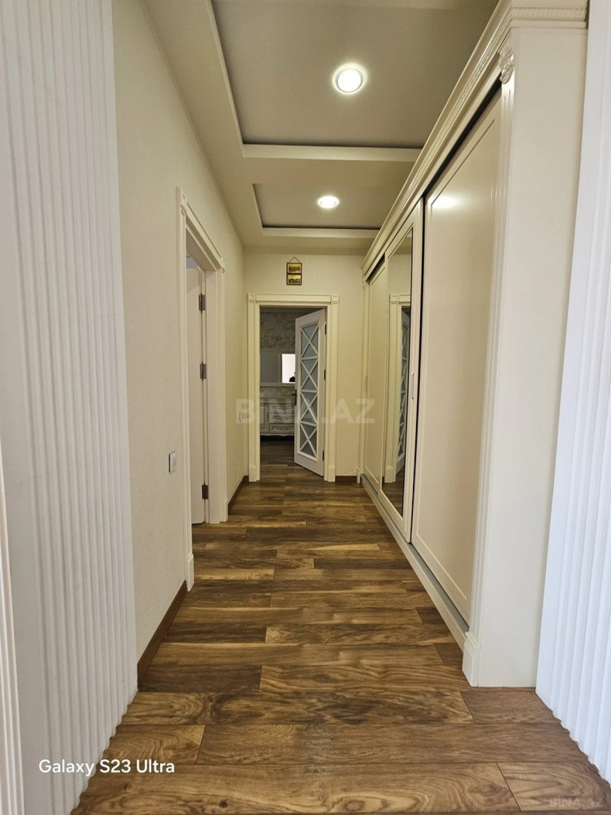 Satılır 3 otaqlı mənzil 140 m²