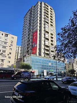 Satılır 3 otaqlı mənzil 140 m² — Bakı, İnşaatçılar 3 otaq 140.00 m²