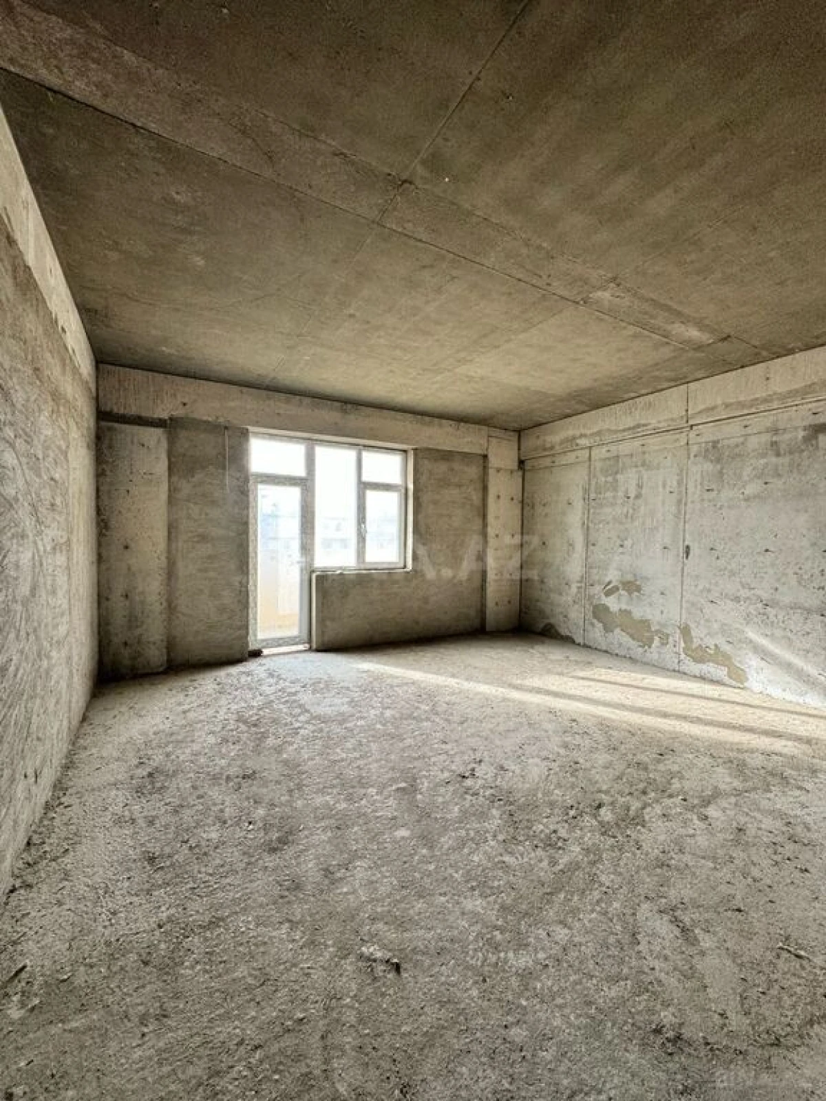 Satılır 4 otaqlı mənzil 158 m²