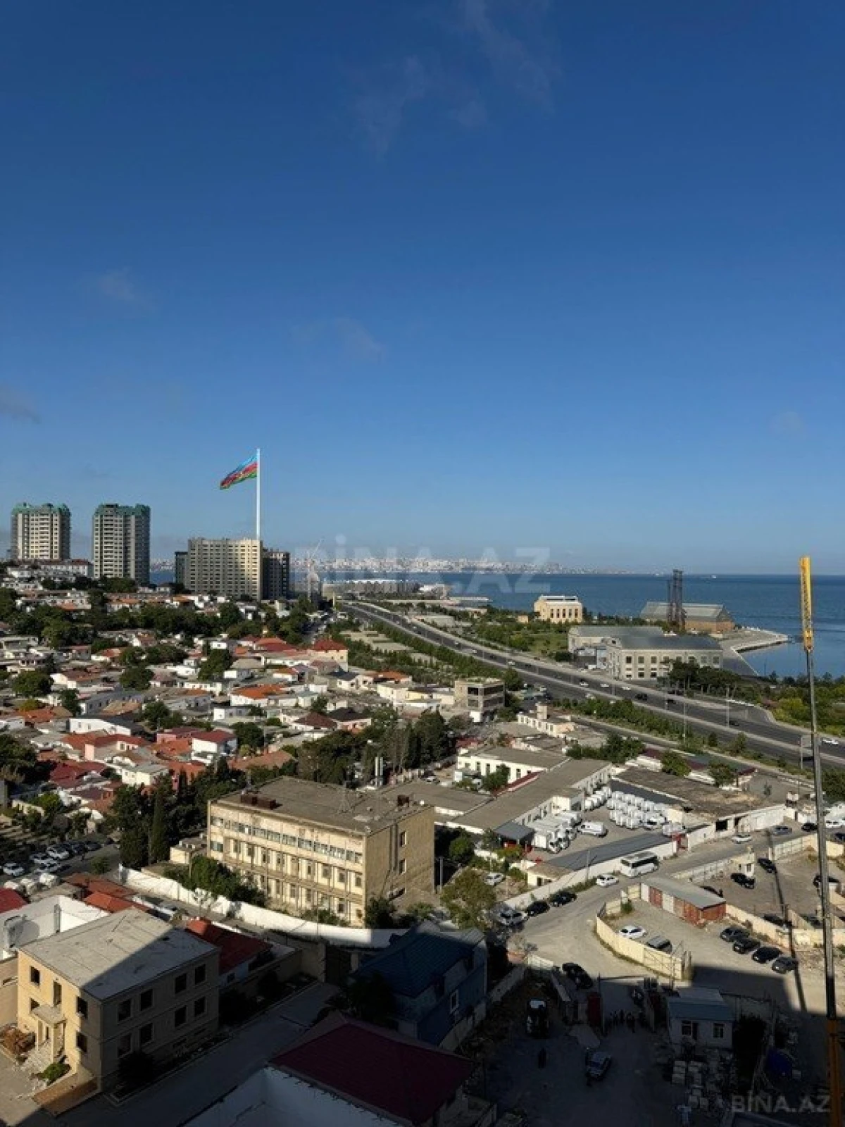 Satılır 3 otaqlı mənzil 154 m²