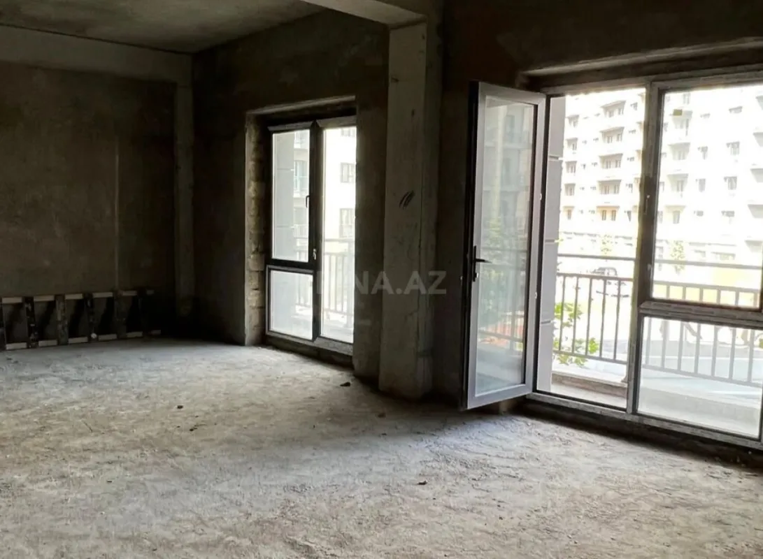 Satılır 3 otaqlı mənzil 154 m²