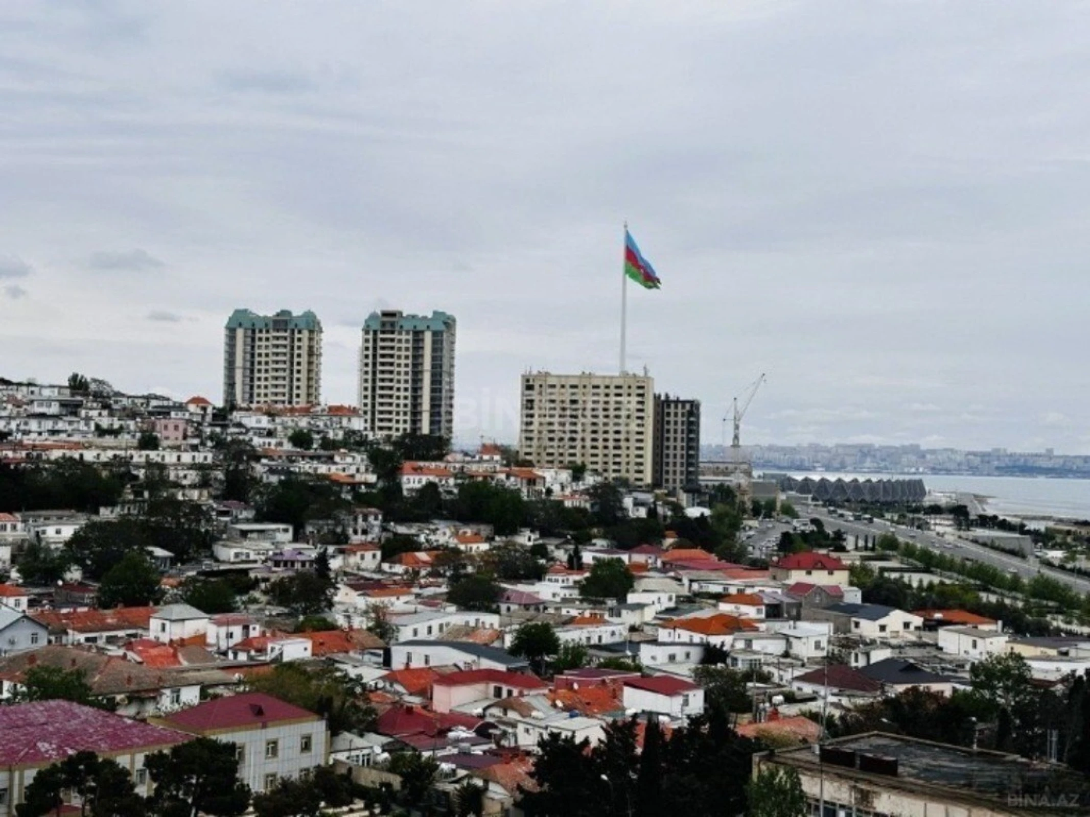 Satılır 3 otaqlı mənzil 154 m²