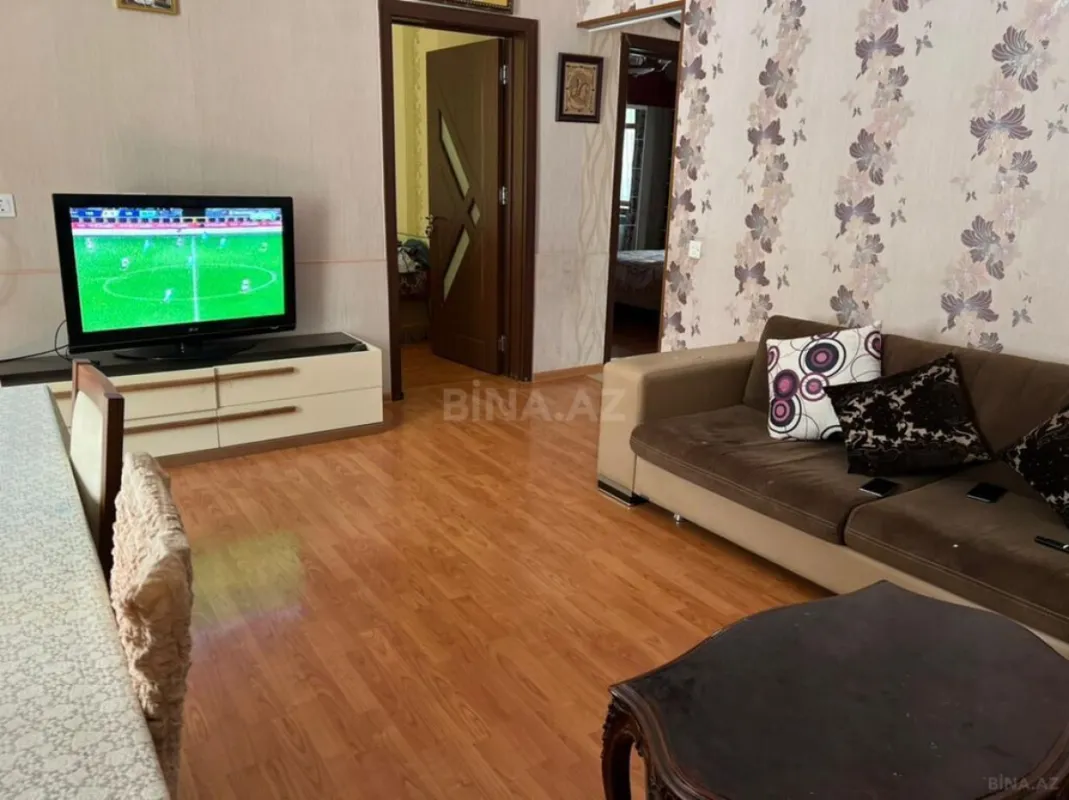 Satılır 6 otaqlı həyət evi 300 m²