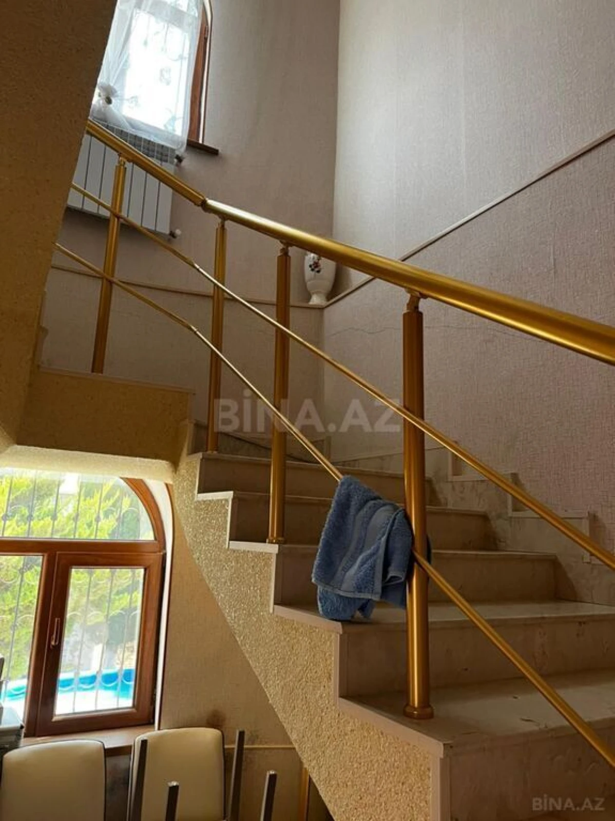 Satılır 6 otaqlı həyət evi 300 m²