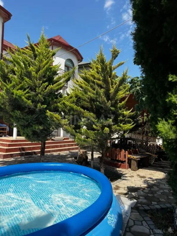 Satılır 6 otaqlı həyət evi 300 m²